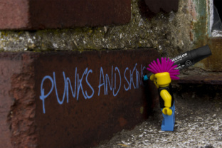 Punks and Skins: A Playful Font for Edgy Web Designs